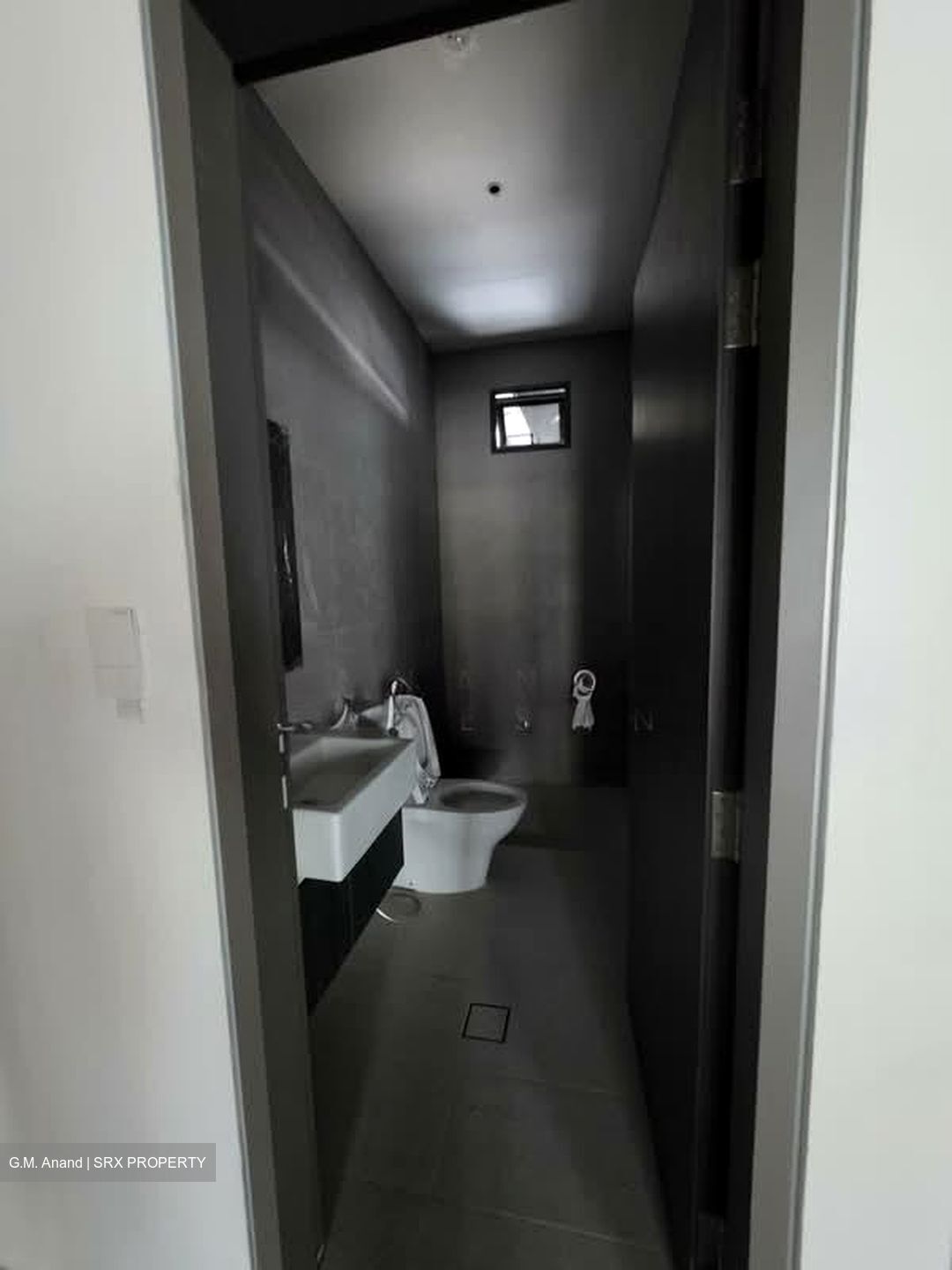 Serangoon Road (D8), Retail #591433441